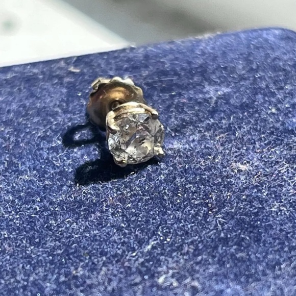 .62k 5.5mm color G natural diamond excellent cut with paperwork - Picture 4 of 7